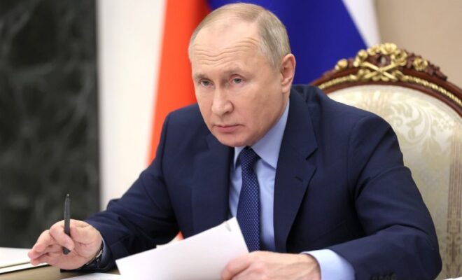Президент РФ Владимир Путин на совещании о ситуации в угольной отрасли Кузбасса